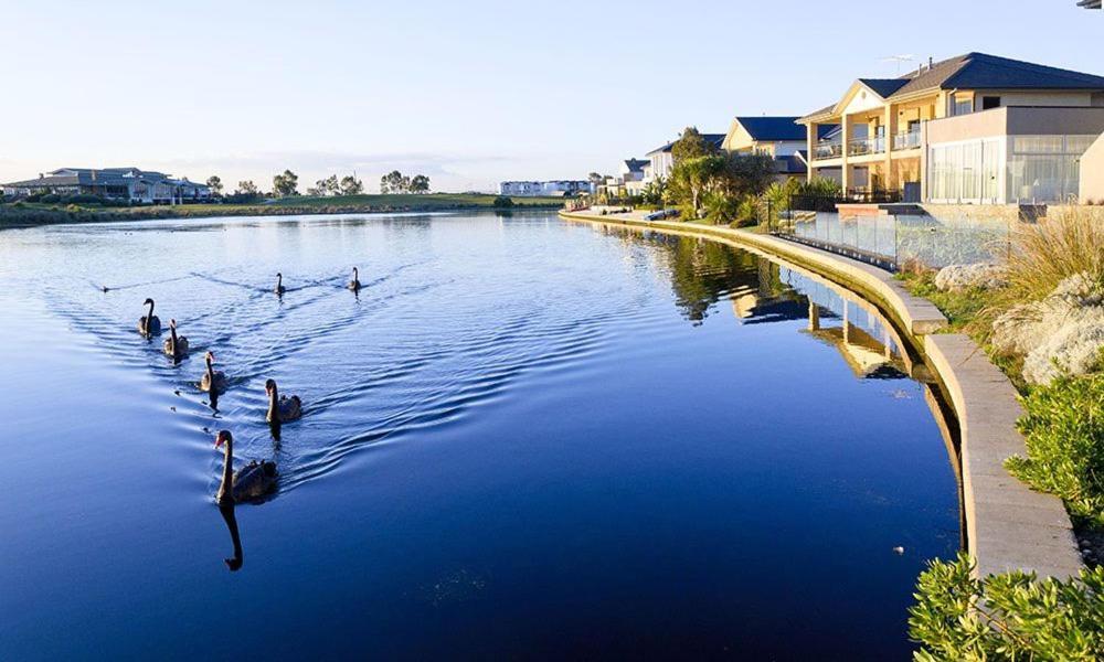 Melbourne Lakes Warm House Extérieur photo