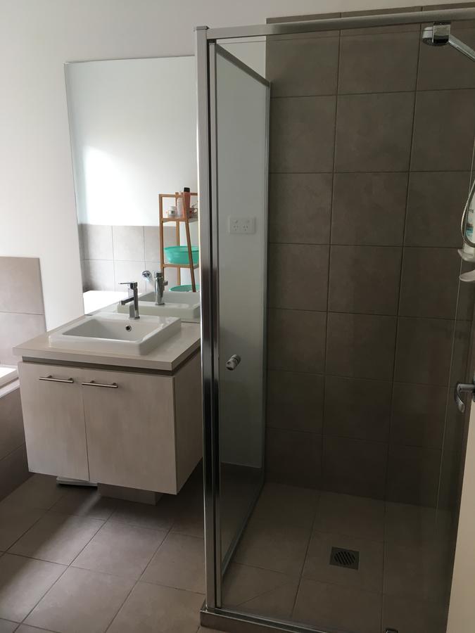 Melbourne Lakes Warm House Extérieur photo